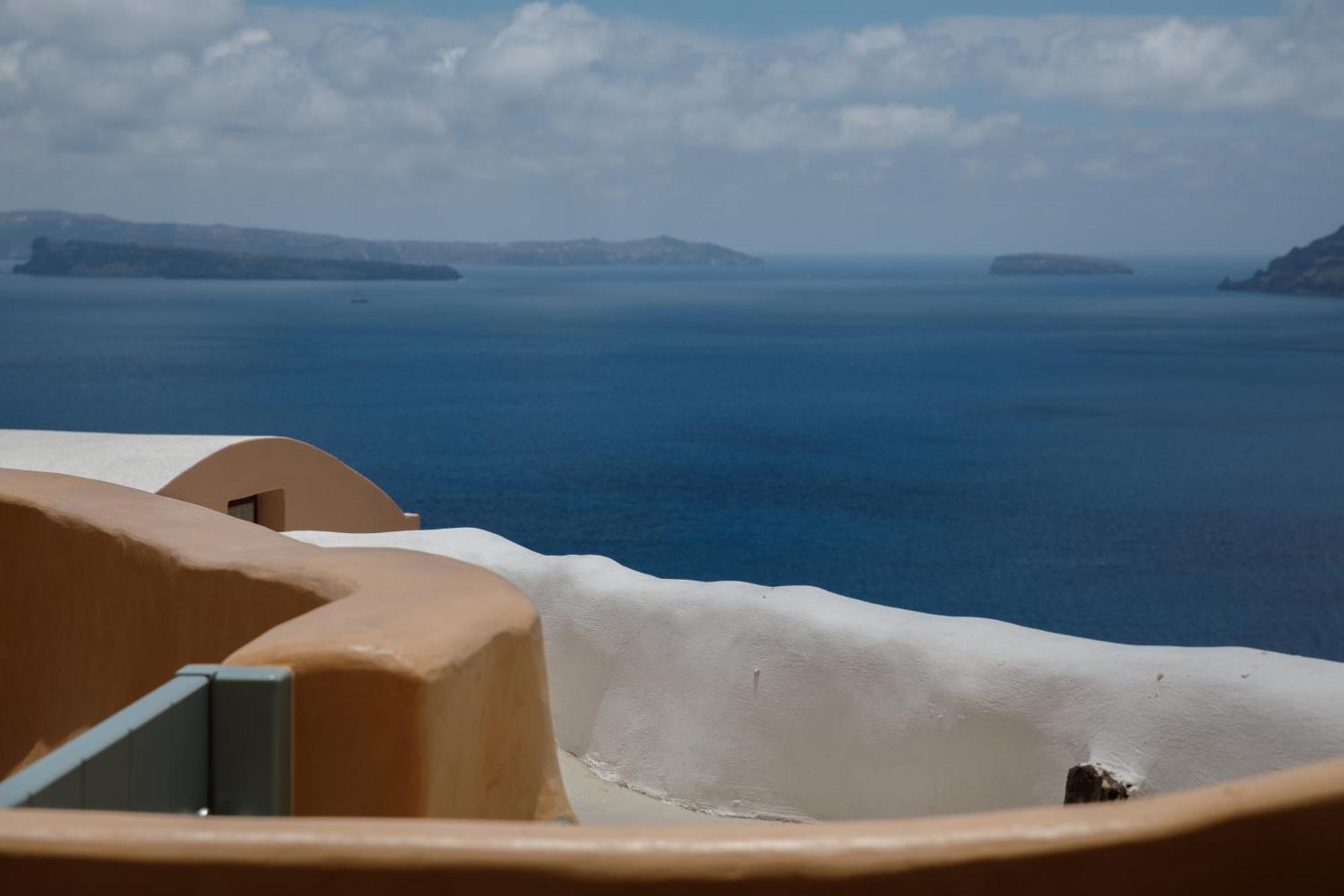 Annouso Villa With Hot Tub By Caldera Houses Oia  Exterior photo